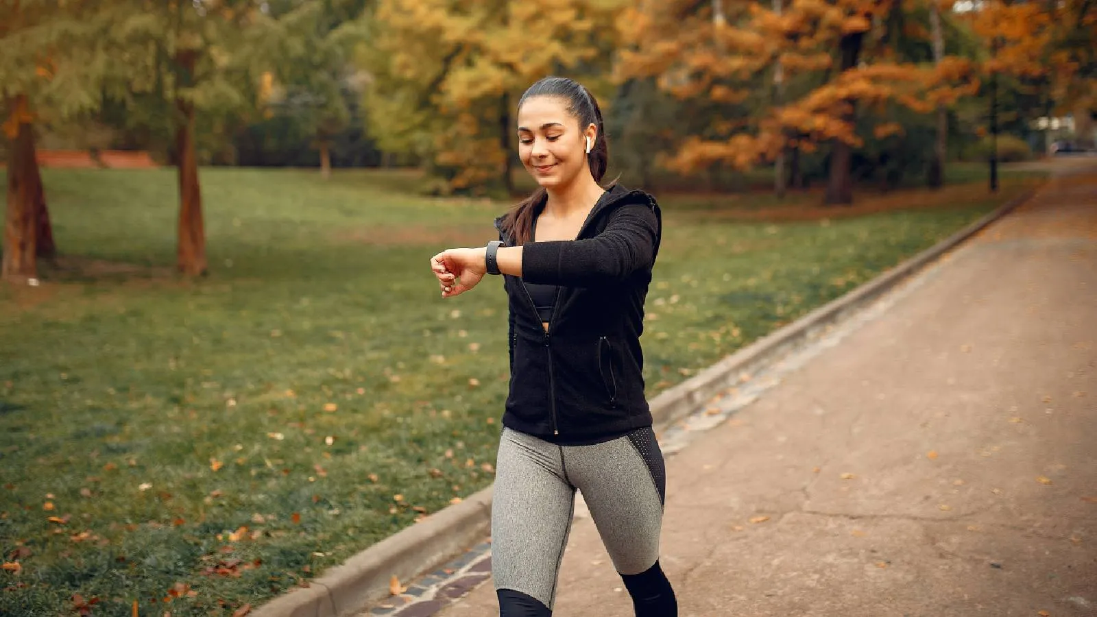 Walking vs running for belly fat: Which one is better?